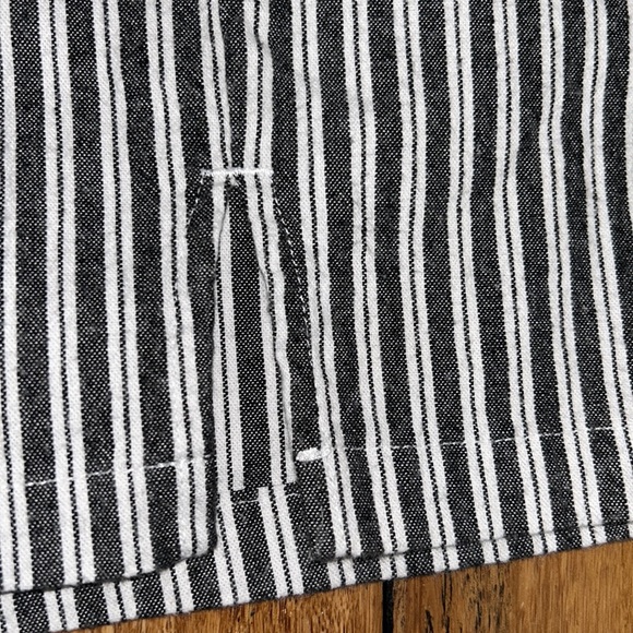 Hollister Grey and White Striped High Waitsed Skirt - Picture 4 of 11